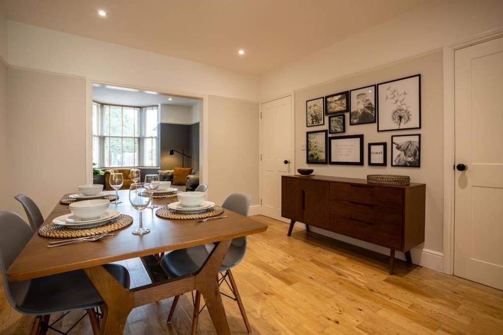 Hereford - Clifton Villa - Beautifully Presented House Located A Short Walk From City Centre - Sleeps 6 Guests - Perfect For Exploring Hereford - Hosted By Rentmyhouse ภายนอก รูปภาพ