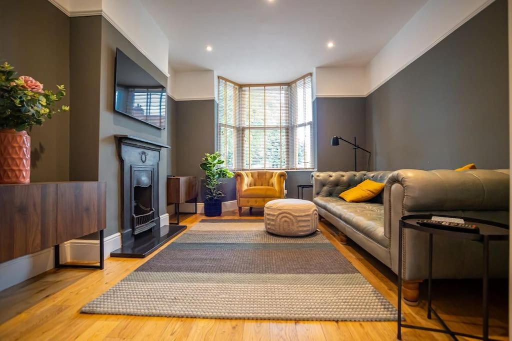 Hereford - Clifton Villa - Beautifully Presented House Located A Short Walk From City Centre - Sleeps 6 Guests - Perfect For Exploring Hereford - Hosted By Rentmyhouse ภายนอก รูปภาพ