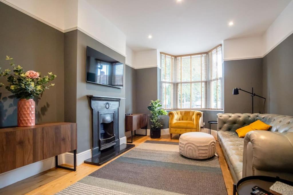 Hereford - Clifton Villa - Beautifully Presented House Located A Short Walk From City Centre - Sleeps 6 Guests - Perfect For Exploring Hereford - Hosted By Rentmyhouse ภายนอก รูปภาพ